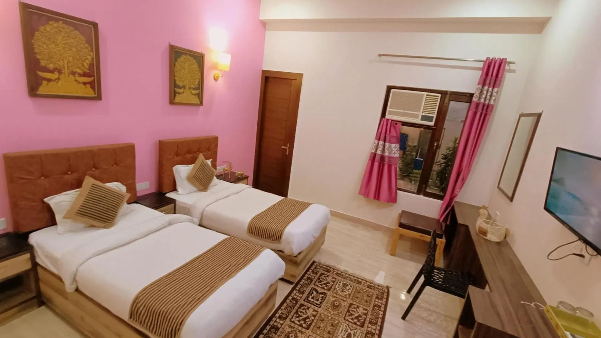 The Hideout Agra Homestay Near Taj
