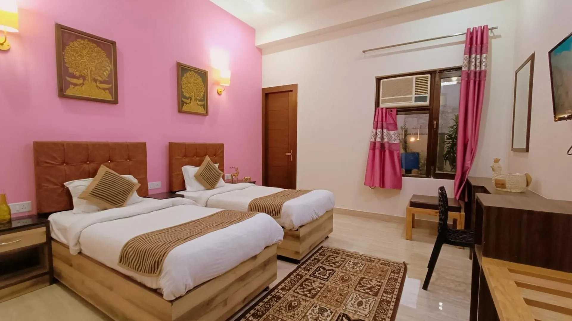 The Hideout Agra - Homestay Near Taj
